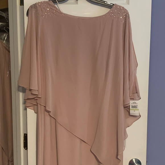 Chiffon pink dress - Picture 4 of 6